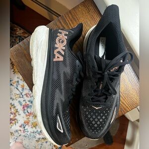 HOKA Women's Black Clifton 9